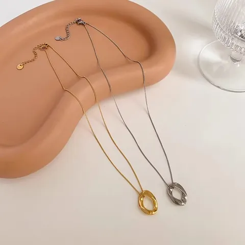 Elegant Copper Hollow Oval Pendant Necklace For Women Minimalist Geometric Clavicle Chain Jewelry In Gold And Silver For Daily Commute