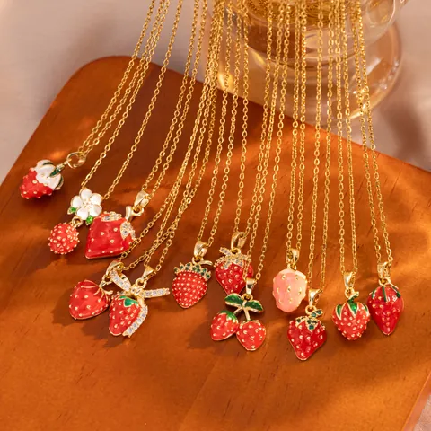 Titanium Staal Aardbei Hanger Ketting Voor Vrouwen Schattige Fruit Emaille Sleutelbeen Ketting Pastorale Stijl Strass Sieraden