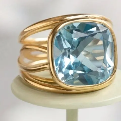 Personalisierter Minimalistischer Zinklegierung Ring Mit Blauem Quadratischem Strass Geometrischer Stromlinienförmiger Ring Mode Schmuck