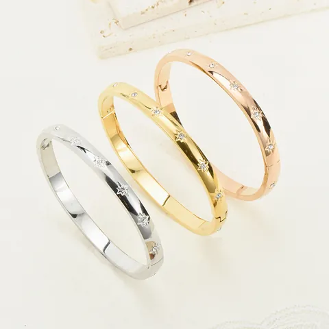 Brazalete de Acero de Titanio para Mujer Bañado en Oro 18K Strass Estrella Patrón Cielo Estrellado Joyería Minimalista