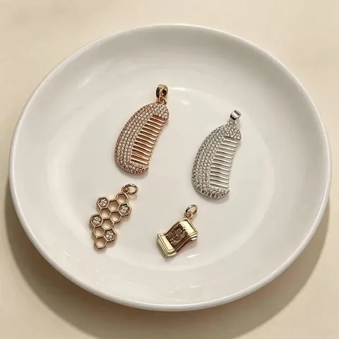 Pendentifs en Cuivre Plaqué Or avec Strass Peigne Nid d'Abeille Symbole du Dollar pour la Fabrication de Bijoux DIY Accessoires Collier