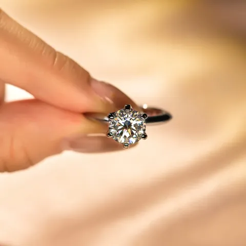 Classic Six-Prong 925 Sterling Silver Moissanite Ring For Women D Color VVS1 Moissanite Engagement Wedding Band Jewelry Gift