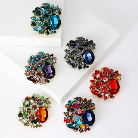 Lussuosa Spilla a Fiore in Lega con Strass per Donna Spilla Floreale in Cristallo Vintage Accessori per Abbigliamento Elegante Gioielli da Banchetto