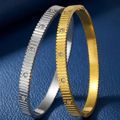 Geriffeltes Edelstahl Armreif Armband Für Damen Mit Zirkonia Strass Industrie Geometrischer Modeschmuck