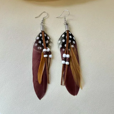 Boucles d'Oreilles Pendantes en Plumes Naturelles Ethniques Bohémiennes pour Femmes Rétro à Pois Gland Longues Boucles d'Oreilles Cadeau Bijoux Fait Main