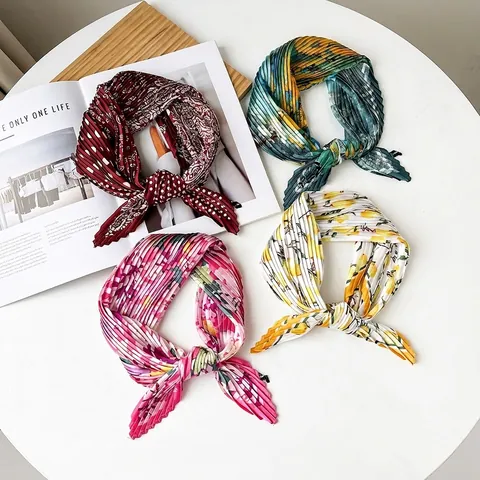 Foulard Quadrato in Satin Plissettato da Donna Stampa Floreale Paisley Elegante Bandana di Moda per Capelli Borsa Polso