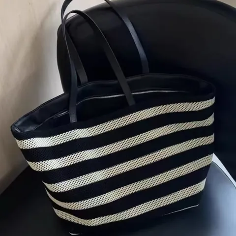 Women's Black And White Striped Woven Tote Bag Large Capacity Casual Beach Shoulder Bag With Magnetic Buckle