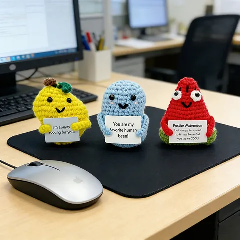 Poupée d'Énergie Positive Crochetée à la Main Avec Carte Inspirante Créative Fruits Animaux Ornement de Bureau Cadeau