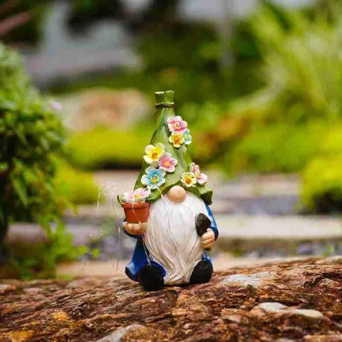 Solar Garden Gnome Statue Resin Outdoor Figurines With LED Lights Waterproof Hand Painted Fairy Tale Lawn Patio Decor