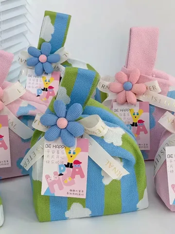 Knitted Mini Handbag For Women Sweet Floral Bear Pattern Wedding Birthday Party Gift Favor Storage Bag Wristlet Tote