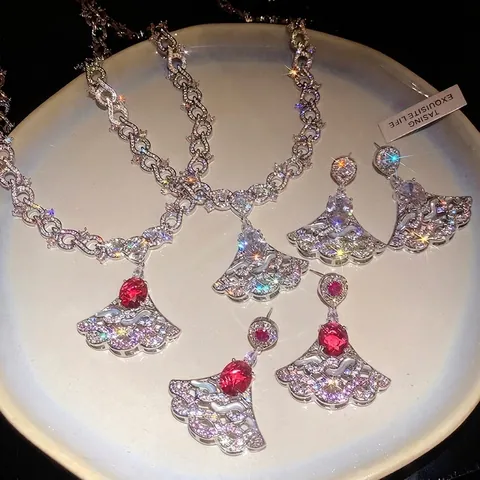 Vintage Kupfer Zirkonia Fächerförmiger Anhänger Halskette Ohrringe Set Luxus Versilbert Oval Roter Edelstein Schmuck Damen