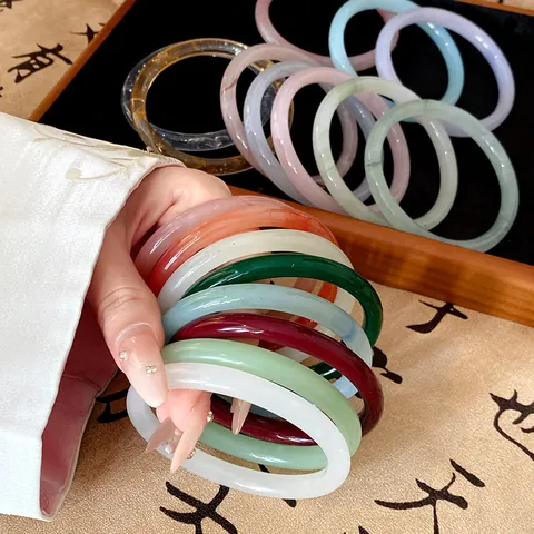 Bracelet Jonc Rond en Calcédoine pour Femmes Style Hanfu Rétro Bijoux en Imitation de Jade Jonc de Mode Couleur Unie