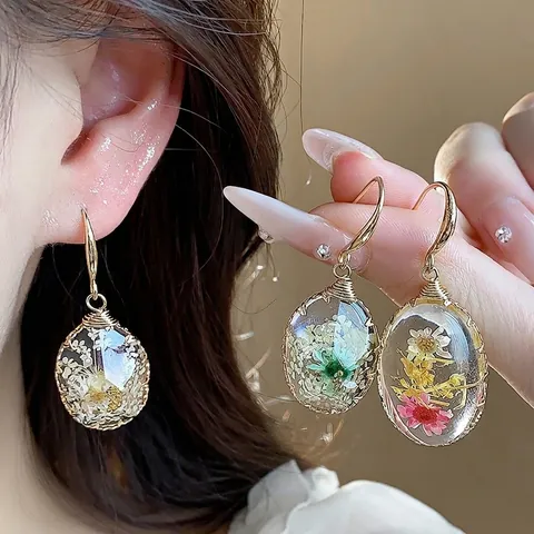 New Chinese Resin Water Drop Flower Hook Earrings Handmade Dried Flower Lightweight Gold Plated Dangle Earrings For Women Fashion Jewelry