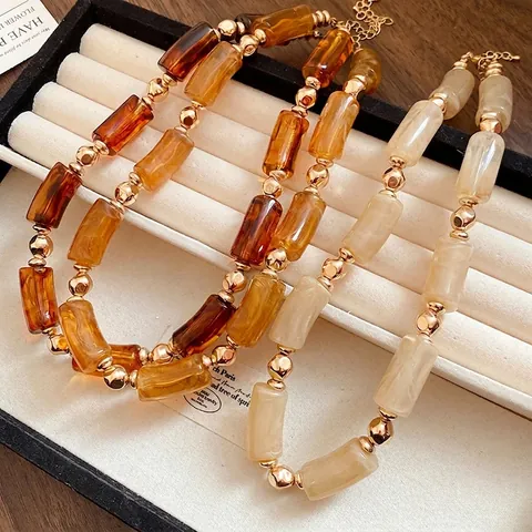 Retro Maillard Acrylic Cylindrical Beaded Necklace For Women Minimalist Geometric Resin Clavicle Chain Fashion Jewelry Luxury Neck Ornament