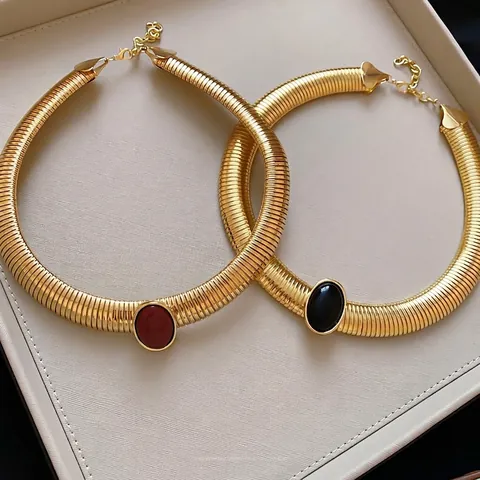 Vintage Royal Palast Stil Gold Legierung Spiral Schlangenknochenkette Choker Halskette Oval Harz Eingelegt Statement Schmuck Frauen
