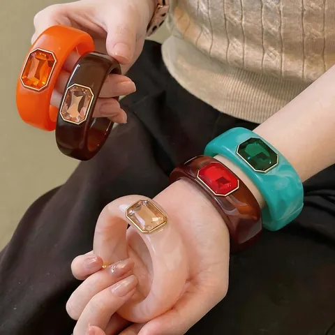 Europese Stijl Grove Vierkante Hars Armring Voor Vrouwen Vintage Marmeren Textuur Grote Rechthoekige Strass Ingelegd Mode Sieraden