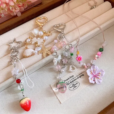 Collier de Perles Fleur de Cerisier 3D Doux Ras du Cou Esthétique en Résine Florale Avec Porte-Clés Étoile de Fraise Accessoire de Bijoux pour Femmes Filles