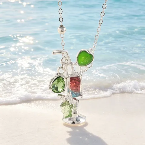 Legierung Kreative Cocktailglas Anhänger Halskette Für Damen Strass Verzierung Süß Sommer Resort Stil Schmuck Kragen