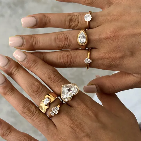 Anello in Acciaio Inossidabile Vintage con Zirconia per Donna Placcato Oro Lusso Leggero Cuore Forma a Pera Geometrico