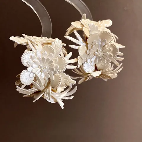 Handmade Faux Leather Flower C-Shaped Stud Earrings For Women With Silver Earring Post Artificial Pearl Decoration Retro Niche Jewelry