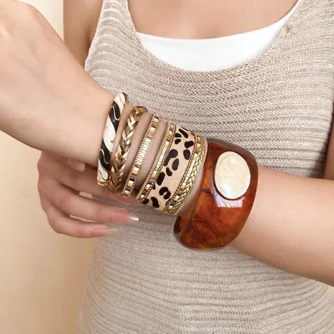 Retro Maillard Enamel Bangle For Women Vintage Leopard Print Braided Leather Cuff Gold Plated Magnetic Buckle Jewelry