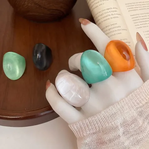 Europäische Amerikanische Mode Süßigkeiten Farbe Harz Ring Übertrieben Klobig Einfacher Kreis Ring Für Damen Minimalist Vielseitig Fingerring Schmuck
