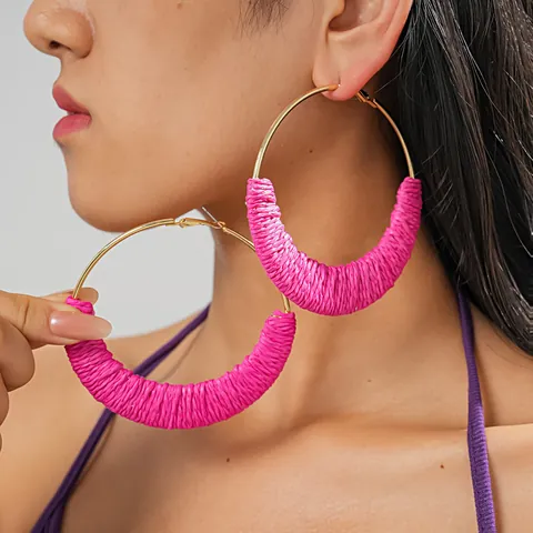 Boucles d'Oreilles Créoles Larges en Rotin de Paille Tissé à la Main pour Femmes Alliage Tige en Acier Bijoux Bohèmes Dopamine