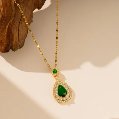 Collana con Pendente a Goccia in Zirconia in Acciaio al Titanio di Lusso per Donna Doppia Halo a Forma di Pera Placcato Oro