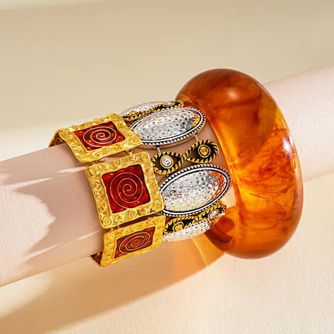 Vintage Heavy Metal Style Rhinestone Geometric Patchwork Bracelet European Retro Resin Bangle Jewelry Accessory For Women