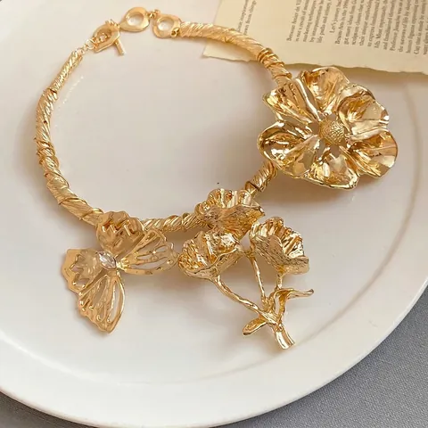 Collana Girocollo in Lega di Strass a Forma di Fiore e Farfalla Stile Vintage Palazzo Oro Retro Statement Collana per Donna Matrimonio Gioielli