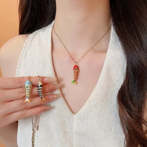 Collar con Colgante de Pez de Colores de Acero Inoxidable a la Moda Cadena de Clavícula de Esmalte Creativa Joyería de Cuello Versátil para Mujer