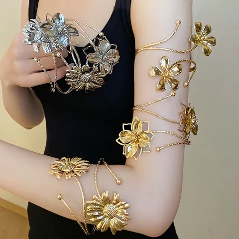 European Style Metal Wrinkled Flower Arm Cuff Bracelet Elegant Pleated Floral Upper Armband Adjustable Gold Silver Jewelry