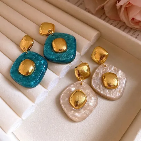Vintage Palace Style Resin Rhombus Drop Earrings Gold Plated Alloy With Silver Earring Post Geometric Jewelry For Women
