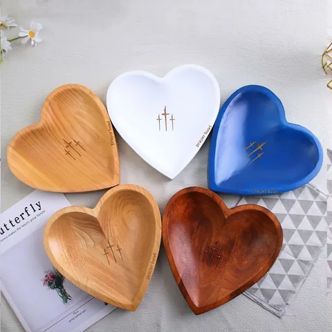 Vintage Heart-Shaped Wooden Prayer Bowl Cross Engraving Decorative Storage Tray For Jewelry Home Decor Religious Gift