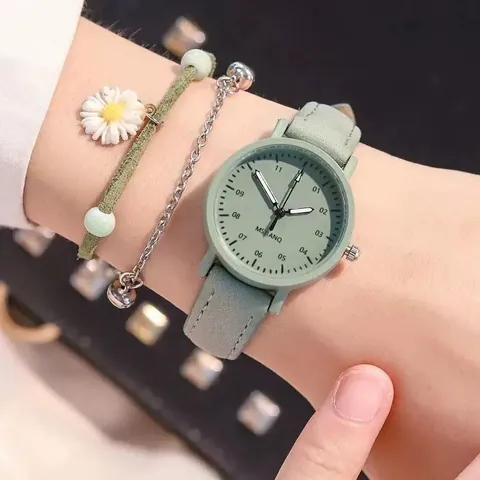 Dames Quartz Horloge Minimalistische Ronde Wijzerplaat Gelegeerde Kast Kunstlederen Band Retro Bosstijl Voor Meisjes