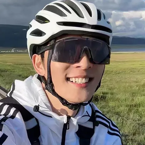 Occhiali Da Sole Sportivi A Montatura Intera In Pc A Tinta Unita Casual