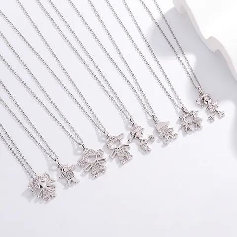 Collana con Ciondolo a Forma di Personaggio dei Cartoni Animati in Acciaio al Titanio Hip Hop per Bambini Simpatici Gioielli con Catenina a Clavicola con Strass color Argento