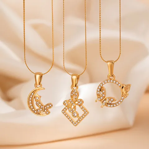 Collar con Colgante de Mariposa de Acero Inoxidable para Mujer Chapado en Oro Geométrico Calado Diamantes de Imitación Mariposa Joyería para el Cuello Collar Mínimo Ligero Regalo
