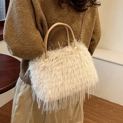 Sac Seau en Fausse Fourrure pour Femmes Chaîne en Perles Artificielles Sac Bandoulière Doux en Peluche Sac à Main Automne Hiver Élégant