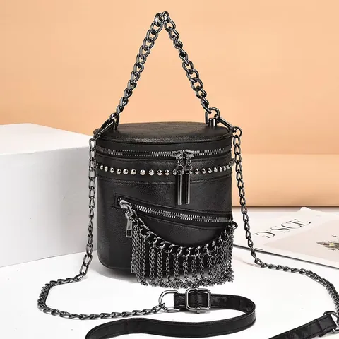 Γυναικεία Ευρωπαϊκή Ρετρό Τσάντα Bucket από Δέρμα PU Μόδα με Κρόσσια και Πριτσίνια Τσάντα Χειρός με Μεταλλική Αλυσίδα Ώμου Μαύρο