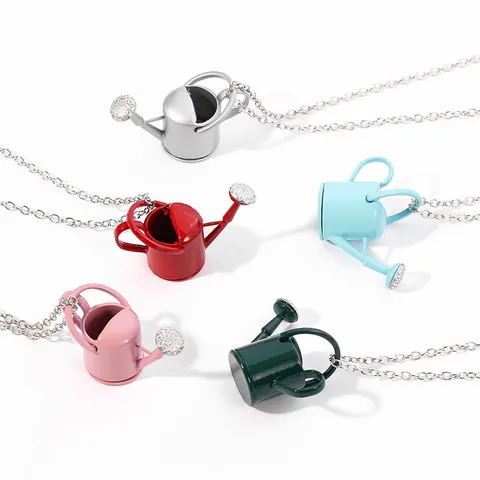 Collier Pendentif Mini Arrosoir Créatif en Alliage Strass Bijoux Hip Hop pour Hommes Femmes Accessoires de Mode Quotidien