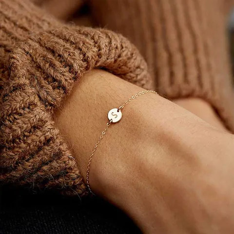 Minimalist Alloy Gold Plated Round Disc Engraved Initial Letter Charm Bracelet Adjustable Fashion Jewelry For Women