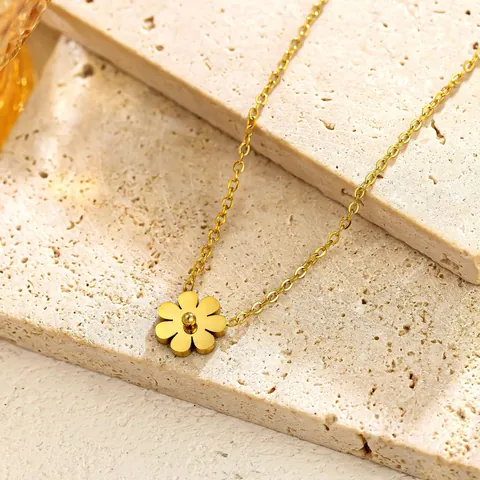 18K Verguld Titaniumstaal Madeliefje Sieradenset Zoete Bloemenketting Oorknopjes Verstelbare Open Ring Voor Dames