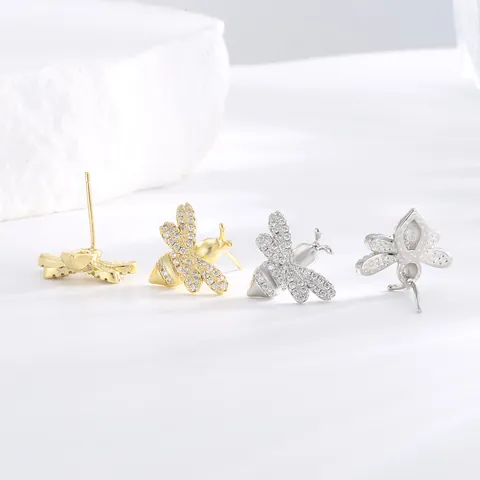 Orecchini a Bottone Ape in Rame con Micro Pave di Strass per Donna Orecchini Minimalisti Creativi a Forma di Animale Oro Argento