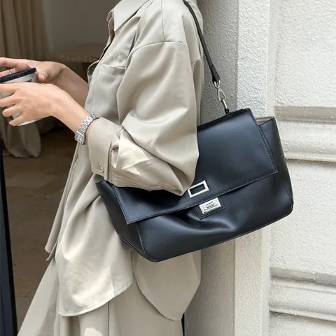 Genuine Split Bovine Leather Messenger Bag Large Capacity Shoulder Bag With Metal Lock Flap Satchel Bag For Women Daily Work