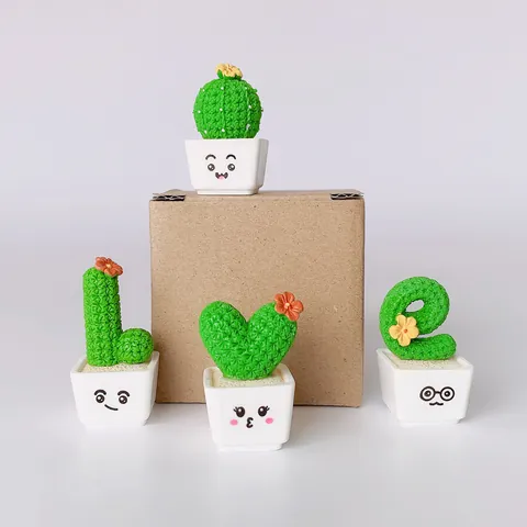 Creatief Valentijnsdagcadeau Frisse Stijl Cactusornament Hars Plant Ingemaakte Autodecoratie Miniatuurtuindecor