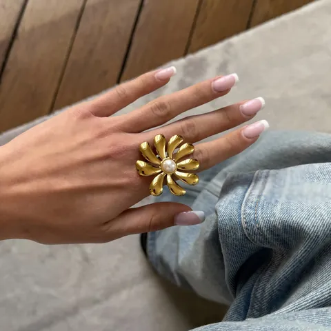 Bague Ouverte Fleur En Acier Inoxydable Plaque Or Avec Künstliche Perle Artificielle Design Marguerite Bijoux Hypoallergéniques Femmes