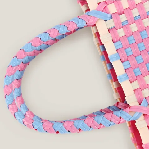 Handgefertigte PVC-Webhandtasche Für Damen Farbiges Kontrastkaro Kleiner Quadratischer Picknickkorb Tragbare Süße Mini-Tragetasche