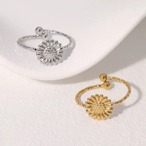 Bague Fleur Simple Et Exquise À La Mode Et Polyvalente Petite Marguerite Plaquée Or Réglable En Acier Inoxydable