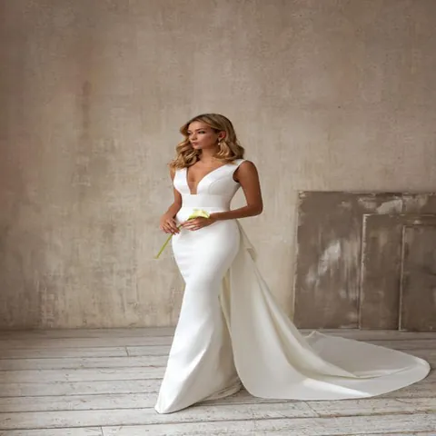 Elegant White V-Neck Sleeveless Wedding Dress Satin Long Train Evening Gown Minimalist Sexy Slim Fit Bridal Party Maxi Dress